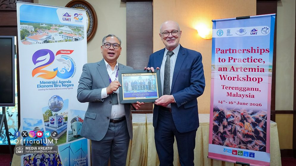 UMT Vice Chancellor Mohd. Zamri Bin Ibrahim and Belgian Ambassador Peter Van Acker.